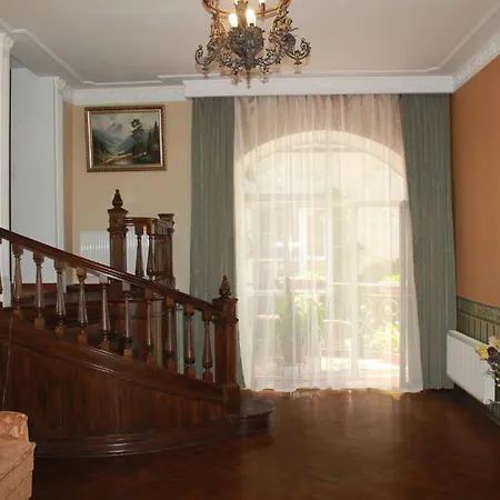 Ugodessa Apartment *